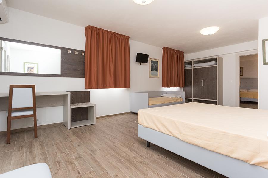 B&B Foscolo Llido Degli Estensi Esterno foto