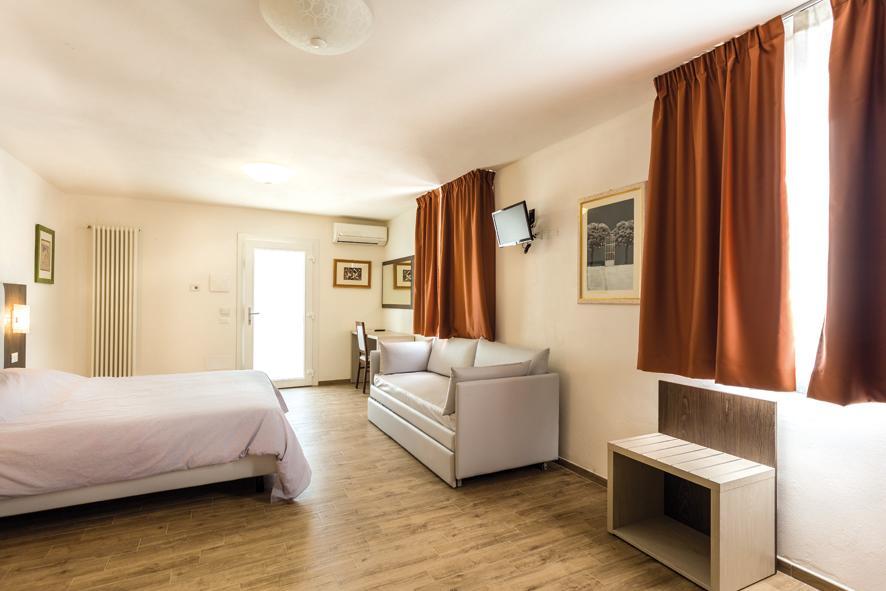 B&B Foscolo Llido Degli Estensi Esterno foto